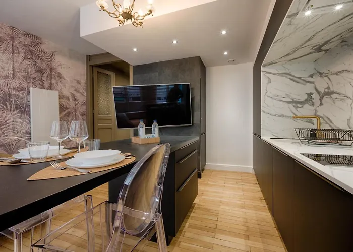 L'elegant ~ Proche Metro ~ Triangle D'or