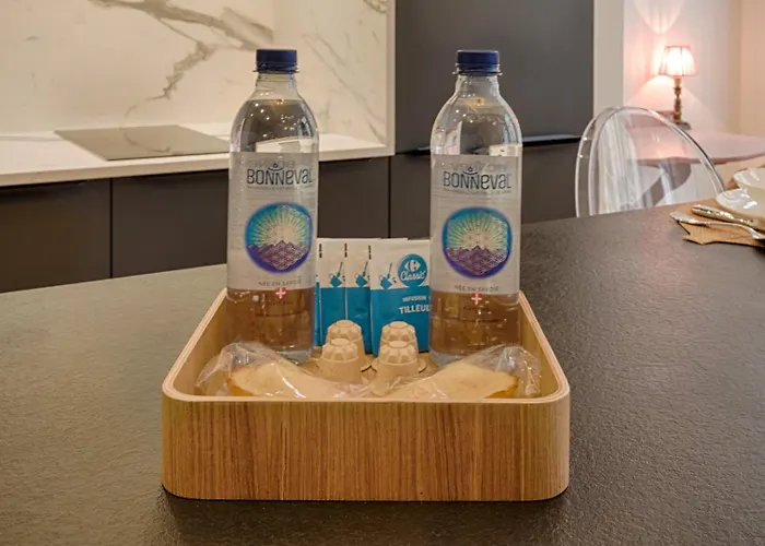 L'elegant ~ Proche Metro ~ Triangle D'or *