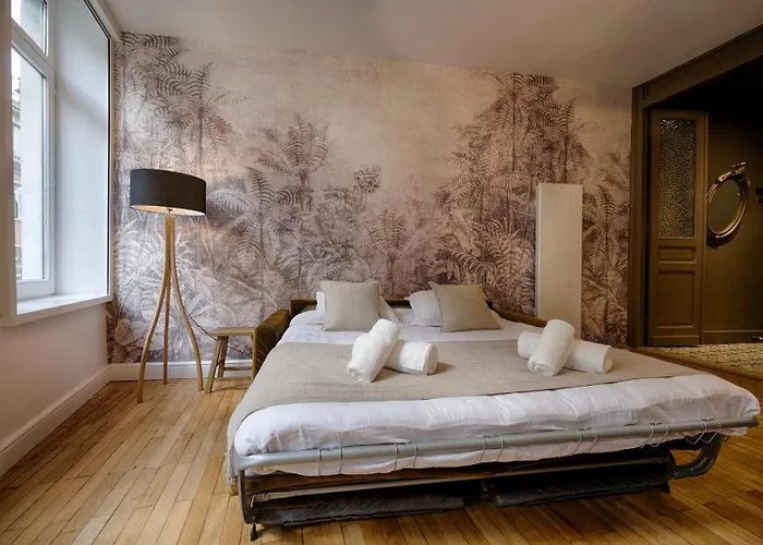 L'elegant ~ Proche Metro ~ Triangle D'or דירה *